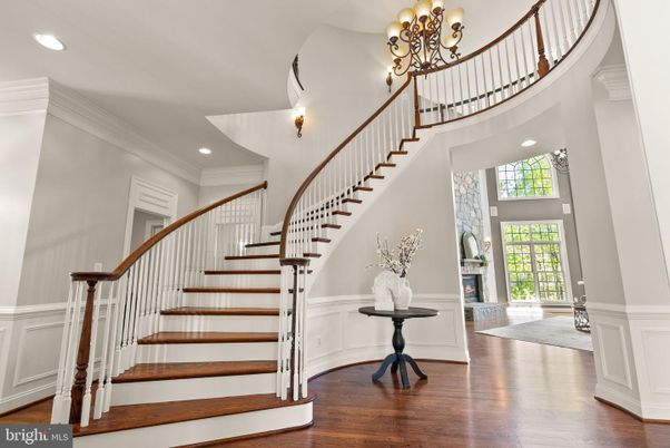 Chandelier, Fireplace, Interior, Recessed Lighting, Wood Texture Flooring