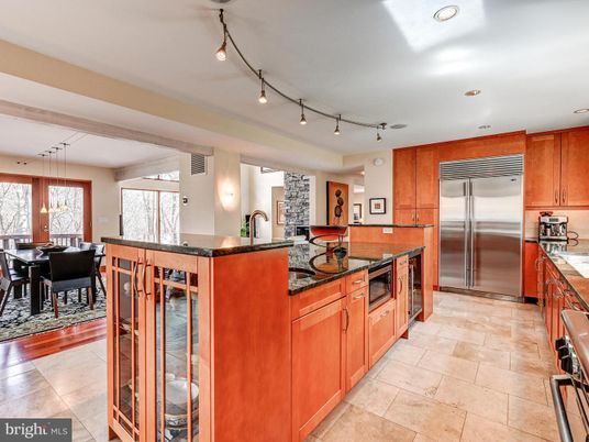 Dining room, Interior, Kitchen, Pendant Lights, Recessed Lighting, Stainless Steel Appliances