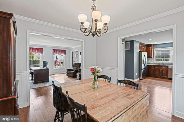 Chandelier, Dining room, Interior, Kitchen, Living room, Recessed Lighting, Stainless Steel Appliances, Wood Texture Flooring