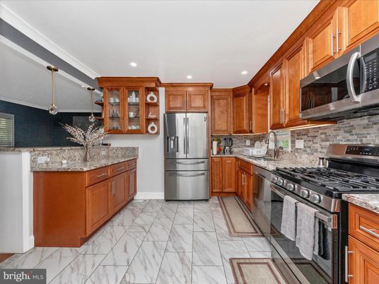 Interior, Kitchen, Marble, Recessed Lighting, Stainless Steel Appliances