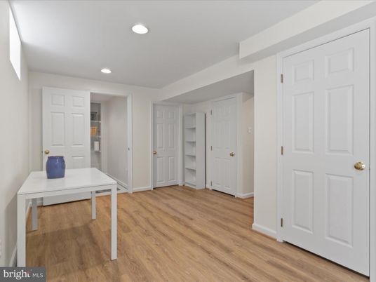 Home Office, Interior, Recessed Lighting, Wood Texture Flooring