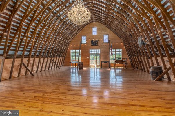 Chandelier, Empty room, Interior, Wooden Beams, Wood Texture Flooring, Wooden Walls