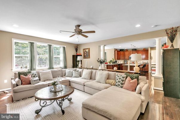 Interior, Kitchen, Living room, Pendant Lights, Recessed Lighting, Wood Texture Flooring