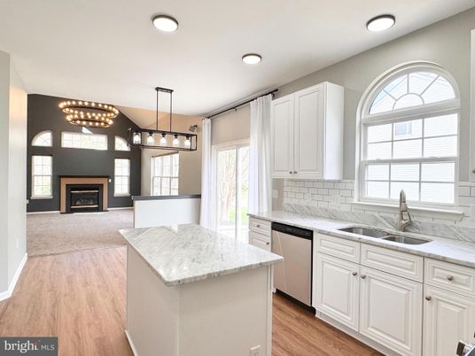 Fireplace, Interior, Kitchen, Pendant Lights, Recessed Lighting, Wood Texture Flooring