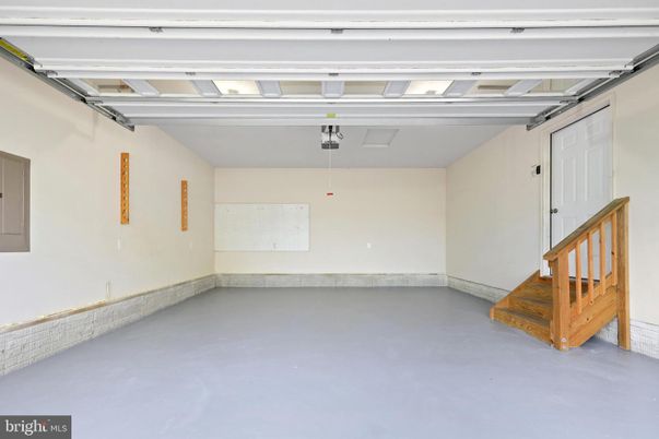 Garage, Interior