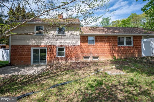 Exterior, Facade, Brick Facade, Split Level