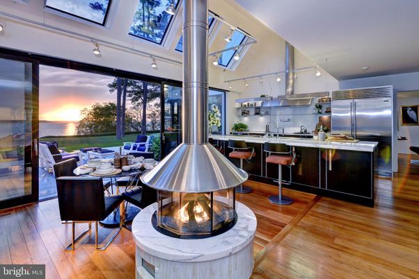 Dining room, Interior, Kitchen, Stainless Steel Appliances, Water, Wood Texture Flooring