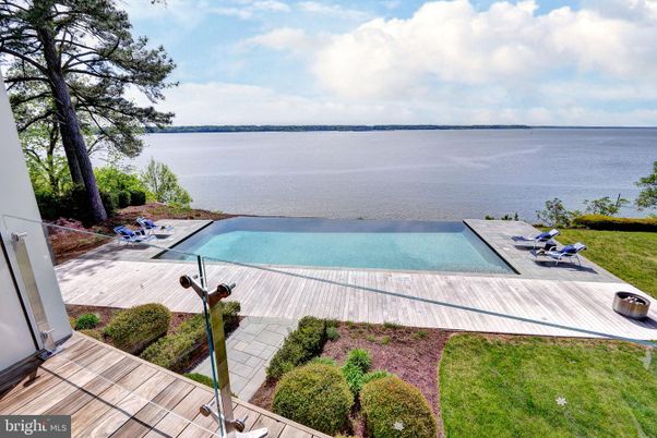 Exterior, Lake, Pool, Water