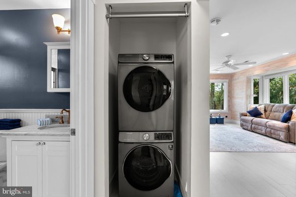 Interior, Recessed Lighting, Utility Closets, Washer, Wood Texture Flooring