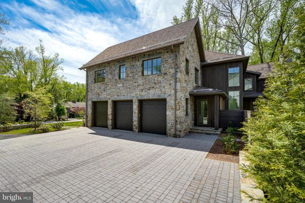 Attached, Exterior, Facade, Brick Traditional
