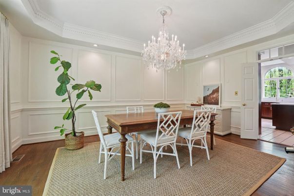 Chandelier, Dining room, Interior, Recessed Lighting, Wood Texture Flooring