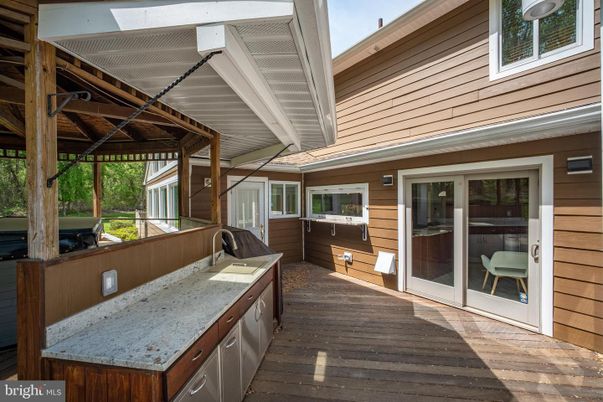 Exterior, Hot Tub