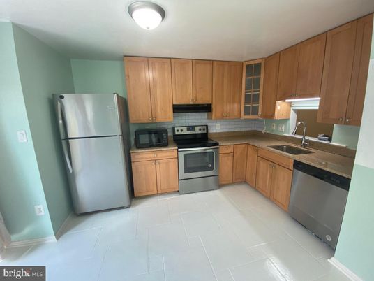 Interior, Kitchen, Stainless Steel Appliances