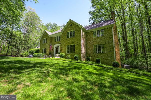 Backyard, Exterior, Facade, Brick Facade, Brick Traditional