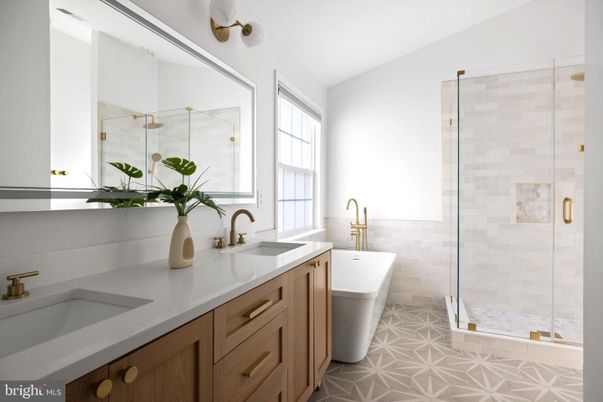 Bathroom, Dual Sink Vanities, Free Standing Baths, Glass Shower, Interior