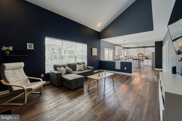 Interior, Kitchen, Living room, Pendant Lights, Recessed Lighting, Wood Texture Flooring