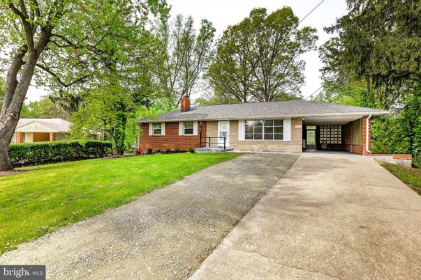 Backyard, Exterior, Facade, Brick Facade, Ranch