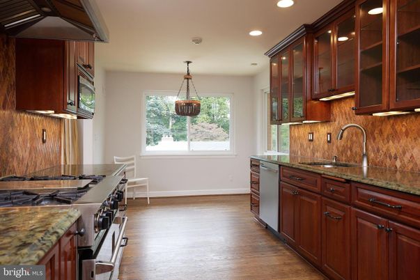 Dining room, Interior, Kitchen, Pendant Lights, Recessed Lighting, Wood Texture Flooring