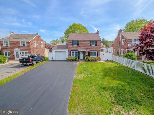 Attached, Exterior, Facade, Brick Facade, Cape Cod