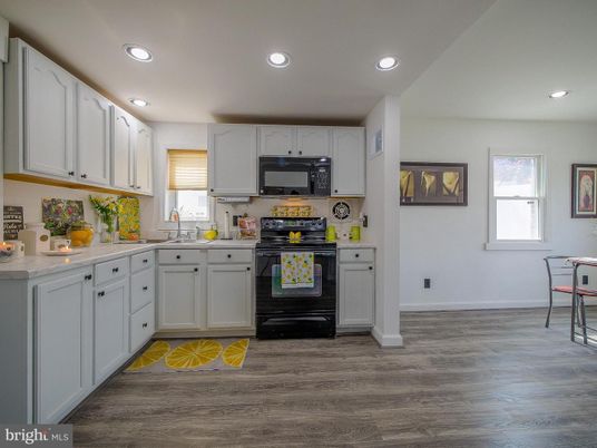 Interior, Kitchen, Recessed Lighting, Wood Texture Flooring