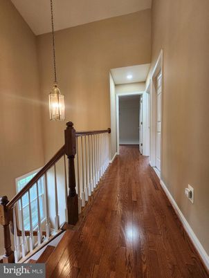 Interior, Pendant Lights, Recessed Lighting, Wood Texture Flooring