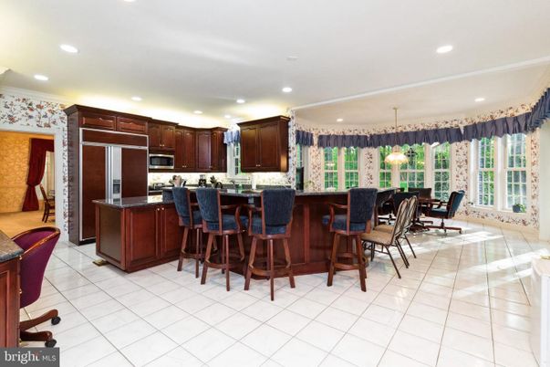 Dining room, Interior, Kitchen, Recessed Lighting, Stainless Steel Appliances