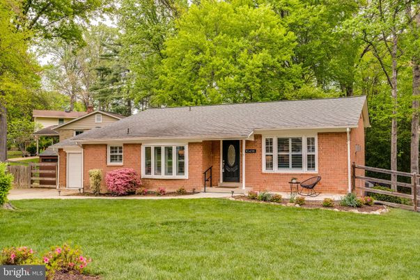 Exterior, Facade, Brick Facade, Cape Cod