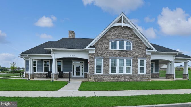 Exterior, Facade, Brick Facade, Brick Traditional