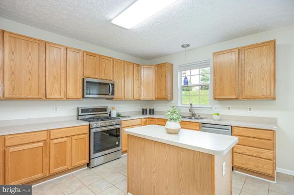 Interior, Kitchen, Pendant Lights, Stainless Steel Appliances