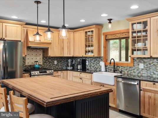 Interior, Kitchen, Pendant Lights, Recessed Lighting, Stainless Steel Appliances