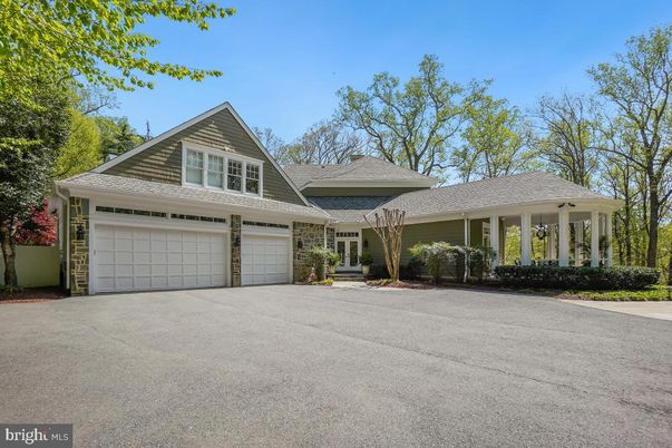 Attached, Exterior, Facade, Ranch