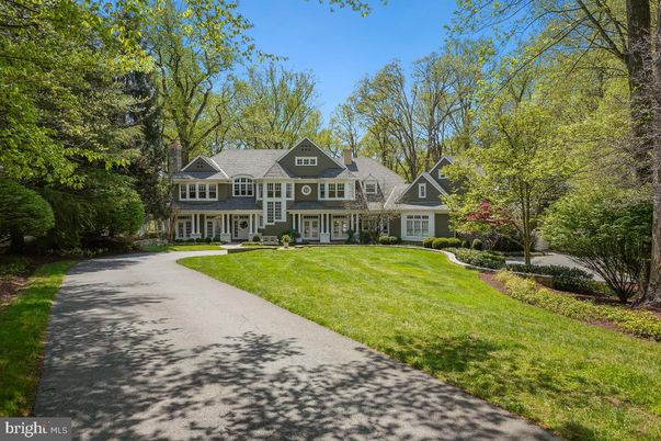 Backyard, Exterior, Facade, Queen Anne Victorian