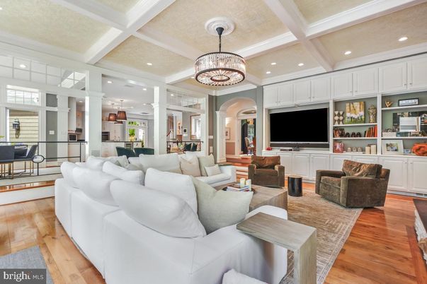 Chandelier, Interior, Kitchen, Living room, Pendant Lights, Recessed Lighting, Wood Texture Flooring