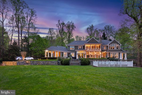 Backyard, Exterior, Facade, Farmhouse