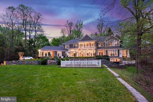 Backyard, Exterior, Facade, Queen Anne Victorian