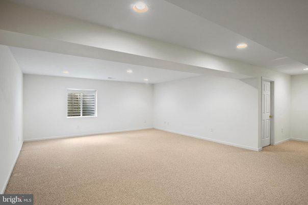 Empty room, Interior, Recessed Lighting