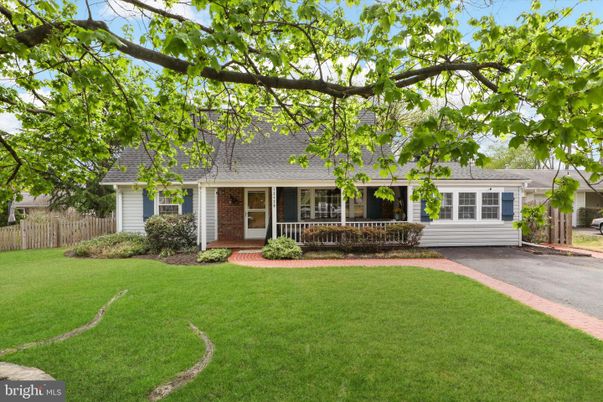 Exterior, Facade, Brick Facade, Cape Cod