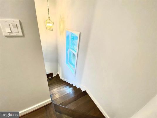 Interior, Pendant Lights, Wood Texture Flooring