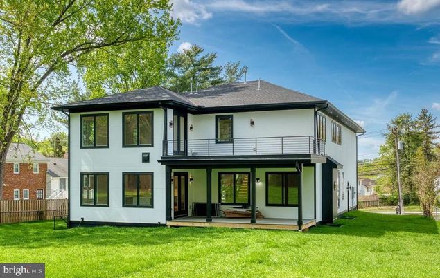 Backyard, Exterior, Facade, Modern