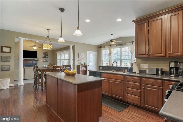 Dining room, Interior, Kitchen, Pendant Lights, Recessed Lighting, Wood Texture Flooring