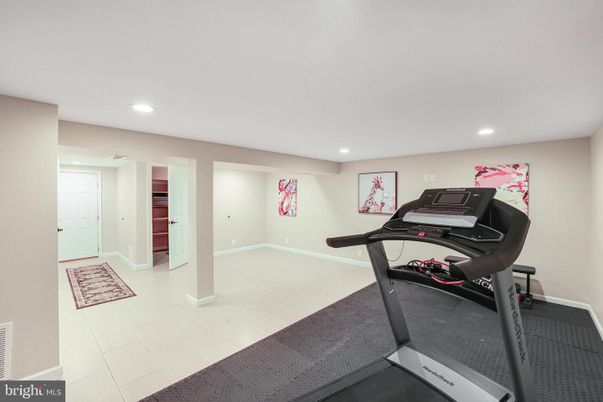 Fitness Equipment, Interior, Recessed Lighting