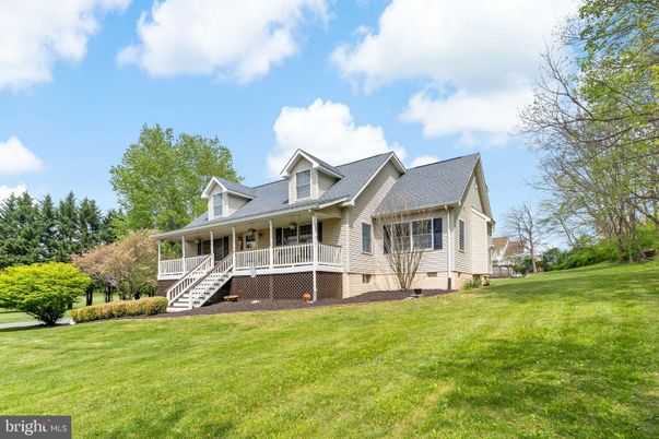 Backyard, Exterior, Facade, Cape Cod