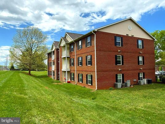 Backyard, Exterior, Facade, Brick Facade, Georgian