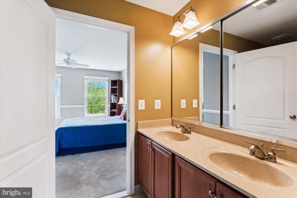 Bathroom, Bedroom, Dual Sink Vanities, Interior