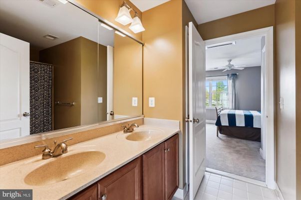 Bathroom, Bedroom, Dual Sink Vanities, Interior