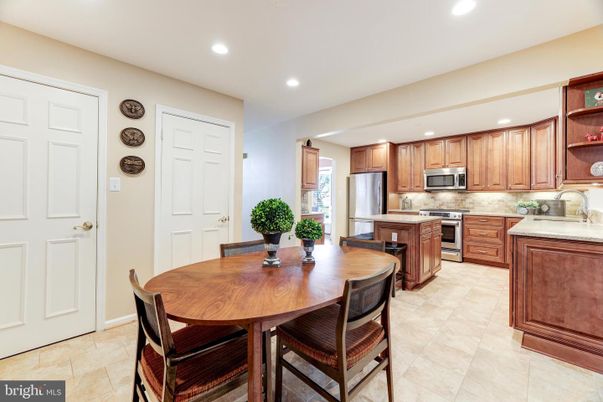 Dining room, Interior, Kitchen, Recessed Lighting, Stainless Steel Appliances