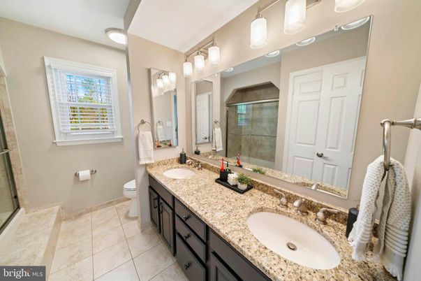 Bathroom, Dual Sink Vanities, Interior