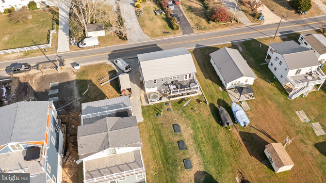 Exterior, Drone