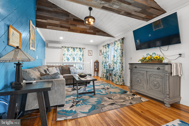 Interior, Living room, Recessed Lighting, Wooden Beams, Wood Texture Flooring