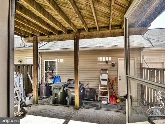 Exterior, Wooden Beams